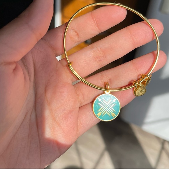 ALEX AND ANI Arrows of Friendship Charm Bangle - Picture 6 of 6